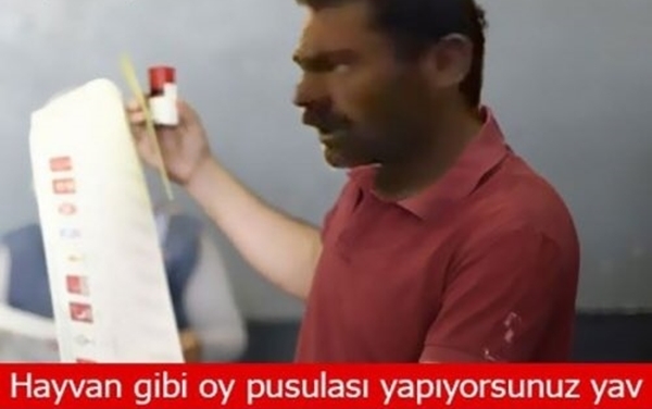 Foto - Seçim capsleri gülmekten kırdı geçirdi!