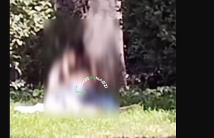 Foto - Seçim günü orada büyük rezalet! Herkesin gözü önünde cinsel ilişkiye girdiler! İşte skandal görüntüler