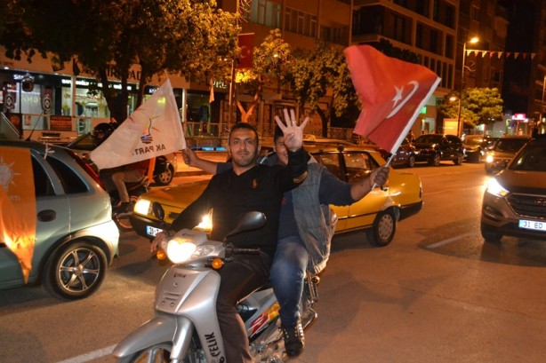 Foto - Seçim sonuçları böyle kutlanıyor!