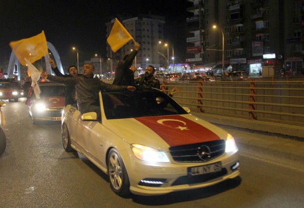 Foto - Seçim sonuçları böyle kutlanıyor!