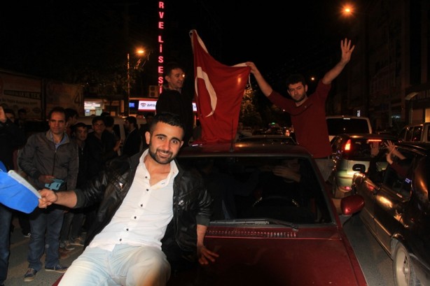Foto - Seçim sonuçları böyle kutlanıyor!