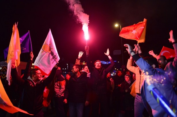 Foto - Seçim sonuçları böyle kutlanıyor!
