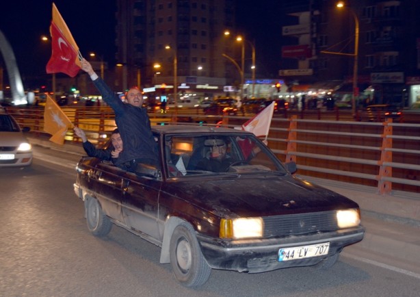 Foto - Seçim sonuçları böyle kutlanıyor!