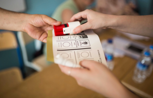 Foto - Seçim sonuçlarına yakın anket yayımlayan Hakan Bayrakçı'dan yeni tahmin: İkinci turda o isim kazanır