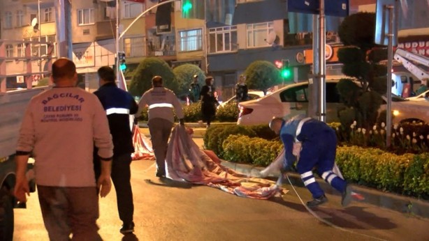 Foto - Seçim yasakları başladı, parti bayrakları toplandı