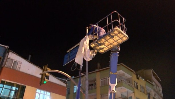 Foto - Seçim yasakları başladı, parti bayrakları toplandı