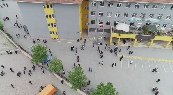 Foto - Seçim yoğunluğu havadan görüntülendi! Türkiye'de en fazla seçmen bu okula kayıtlı