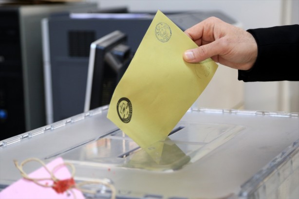 Foto - Seçime 20 gün kala son İstanbul anketinin sonucu kamuoyu ile paylaşıldı! 0,4 puan öne geçti