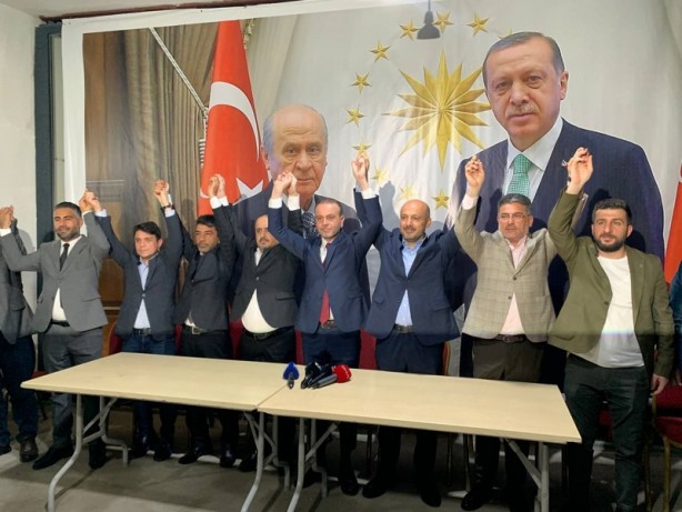 Foto - Seçime saatlere kala Türkiye'ye ilan ettiler: AK Parti lehine adaylıktan çekiliyoruz