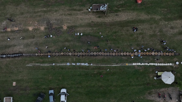 Foto - Seçimi kazanan muhtardan görülmemiş köy hayrı