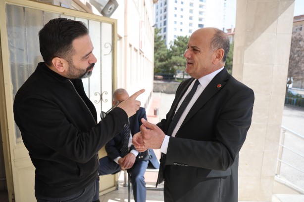 Foto - Oy kullanma işlem sürerken seçimin ilk kazananı belli oldu: Kazandığımı buradan ilan ediyorum