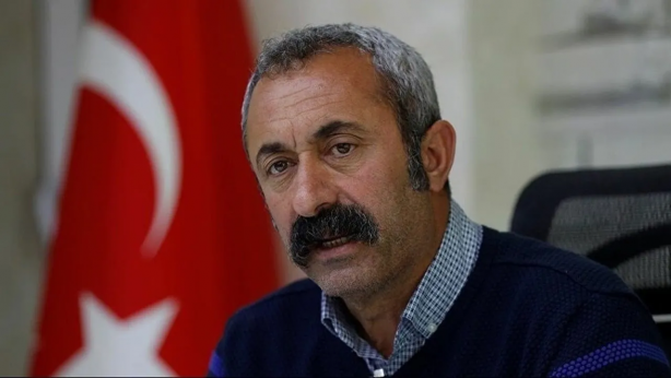 Seçimlerde halktan tokadın kralını yiyen komünist başkandan flaş karar! Siyaseti bırakıp o mesleğe başladı! Duyan herkes şaşkın