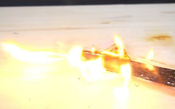 Foto - Şef bıçağını üç koldan kızdırdı ve önüne gelen her şeyi doğradı!