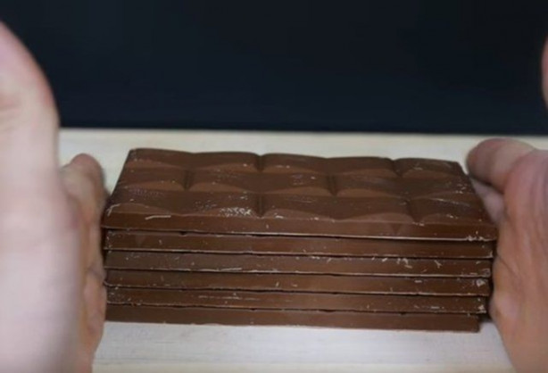 Foto - Şef bıçağını üç koldan kızdırdı ve önüne gelen her şeyi doğradı!