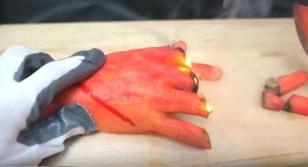 Foto - Şef bıçağını üç koldan kızdırdı ve önüne gelen her şeyi doğradı!