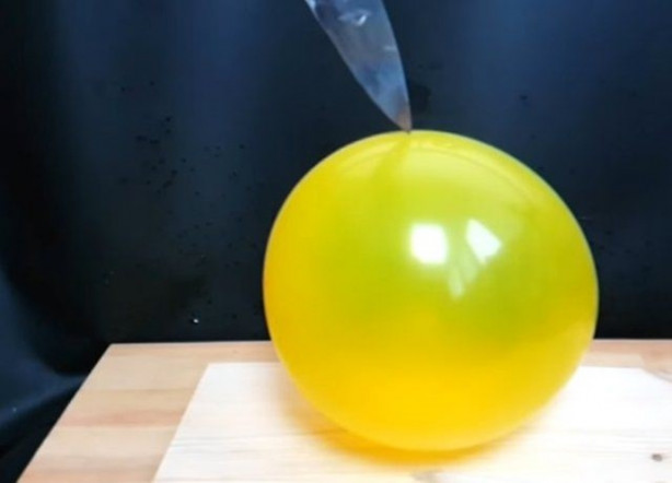 Foto - Şef bıçağını üç koldan kızdırdı ve önüne gelen her şeyi doğradı!