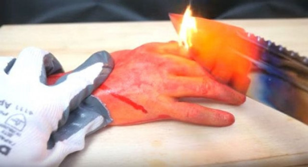 Foto - Şef bıçağını üç koldan kızdırdı ve önüne gelen her şeyi doğradı!