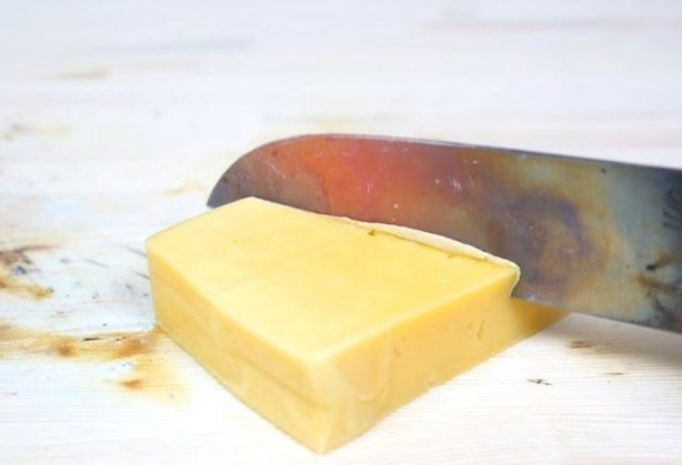 Foto - Şef bıçağını üç koldan kızdırdı ve önüne gelen her şeyi doğradı!