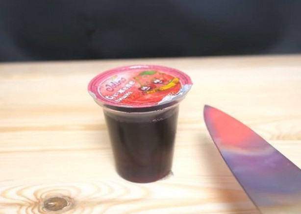 Foto - Şef bıçağını üç koldan kızdırdı ve önüne gelen her şeyi doğradı!