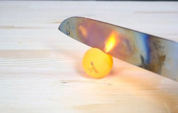 Foto - Şef bıçağını üç koldan kızdırdı ve önüne gelen her şeyi doğradı!