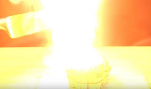 Foto - Şef bıçağını üç koldan kızdırdı ve önüne gelen her şeyi doğradı!