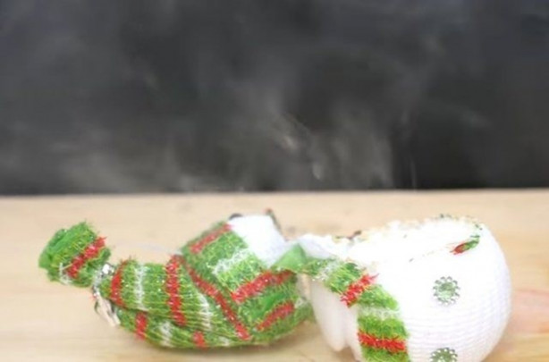 Foto - Şef bıçağını üç koldan kızdırdı ve önüne gelen her şeyi doğradı!