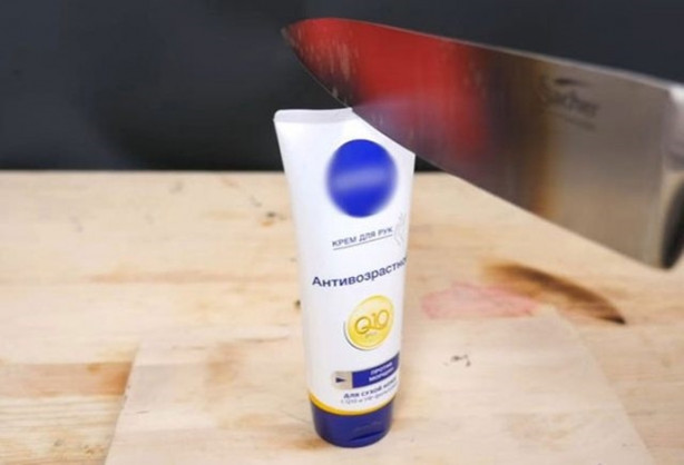 Foto - Şef bıçağını üç koldan kızdırdı ve önüne gelen her şeyi doğradı!