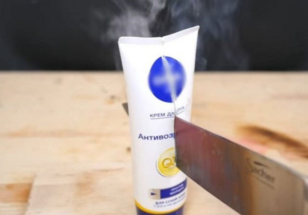 Foto - Şef bıçağını üç koldan kızdırdı ve önüne gelen her şeyi doğradı!