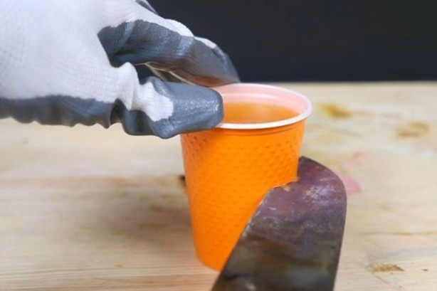 Foto - Şef bıçağını üç koldan kızdırdı ve önüne gelen her şeyi doğradı!