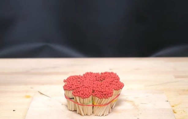 Foto - Şef bıçağını üç koldan kızdırdı ve önüne gelen her şeyi doğradı!