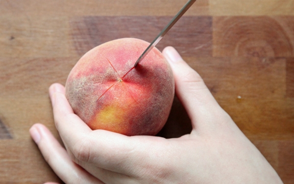 Foto - Şeftali aslında böyle soyuluyor