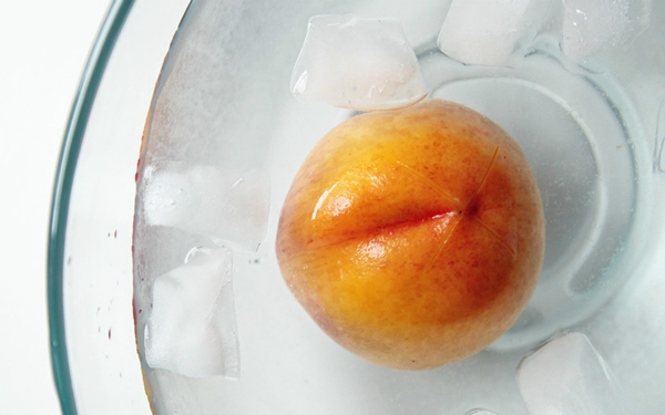 Foto - Şeftali aslında böyle soyuluyor