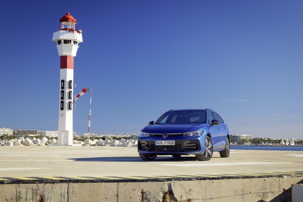 Foto - Segmentinin hâkimi Passat Türkiye’de! Yenilenen otomobil neler sunuyor? Fiyatı ne kadar?