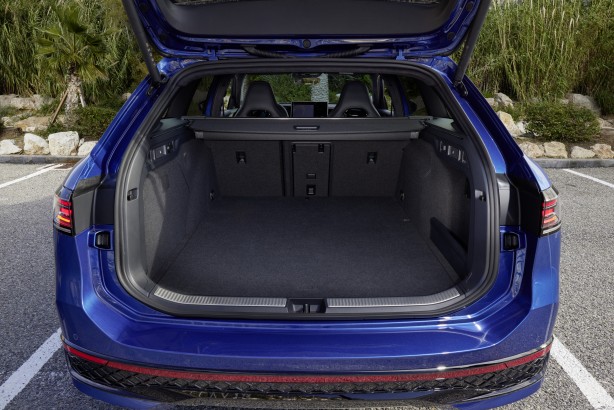 Foto - Segmentinin hâkimi Passat Türkiye’de! Yenilenen otomobil neler sunuyor? Fiyatı ne kadar?