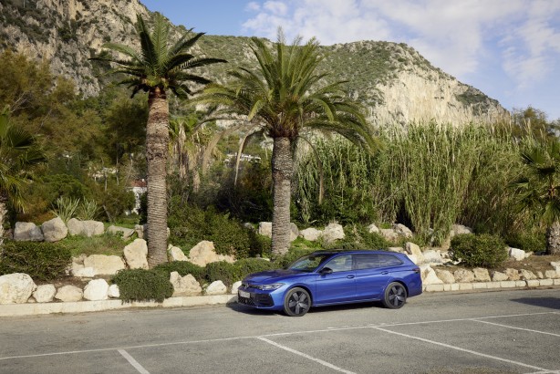 Foto - Segmentinin hâkimi Passat Türkiye’de! Yenilenen otomobil neler sunuyor? Fiyatı ne kadar?