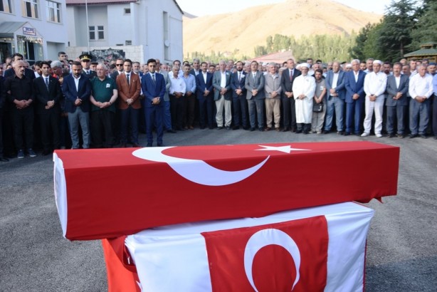 Foto - Şehide son veda!