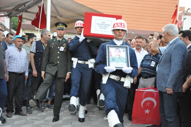 Foto - Şehidimiz Enes Gazi Özdemir, Yozgat'ta son yolculuğuna uğurlandı