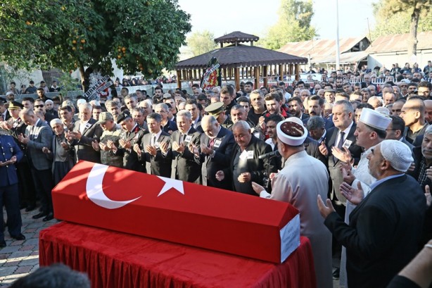 Şehidimiz son yolculuğuna uğurlandı! 'Baban melek oldu'