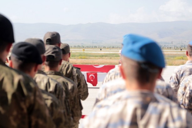 Foto - Şehidin cenazesi Erzurum'a getirildi