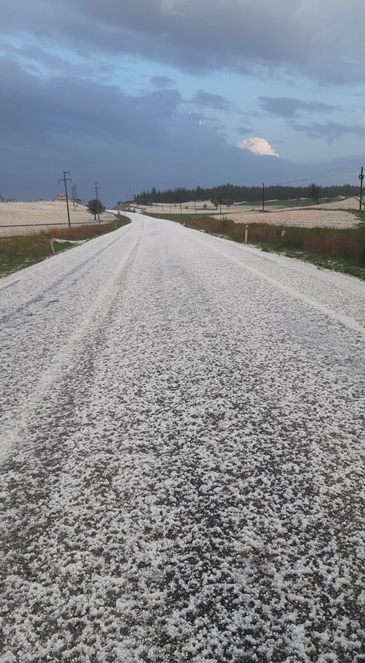 Şehir 6 dakika beyaza büründü