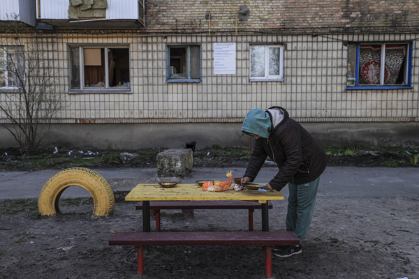 Foto - Şehir harabeye döndü! Sokakta yaşam mücadelesi veriyorlar