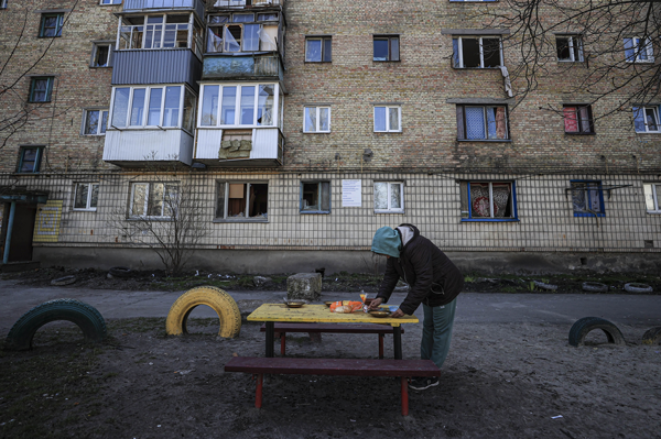 Foto - Şehir harabeye döndü! Sokakta yaşam mücadelesi veriyorlar