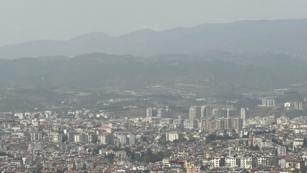 Foto - Şehirde birçok aracın üstü tozla kaplandı