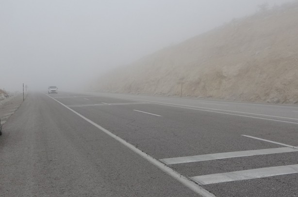 Foto - Şehirde etkili olan sis, görüş mesafesini 20 metreye kadar düşürdü