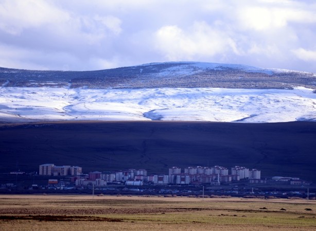 Foto - Şehirde kar ve tipi nedeniyle tır ve araçlar yolda kaldı