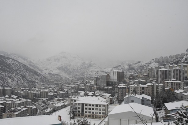 Şehirde kar yağışı