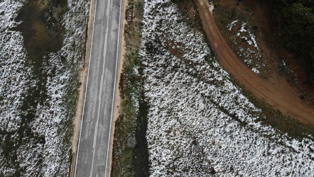 Foto - Şehirde Nisan ayında kar sürprizi