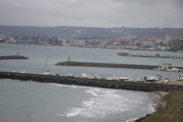 Foto - Şehirde poyraz deniz ulaşımını olumsuz etkiliyor