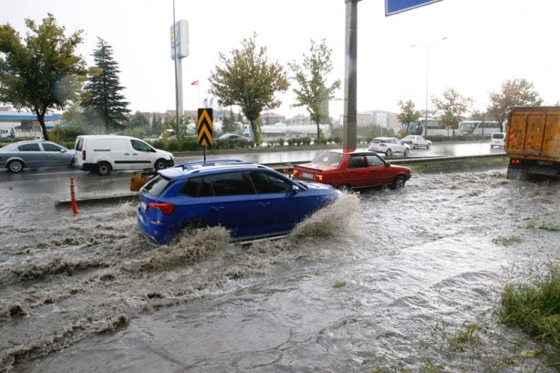 Foto - Şehirde sağanak yağış! Zor anlar