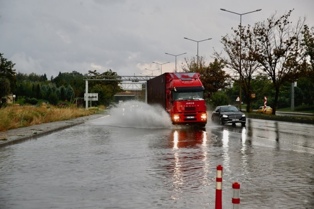 Foto - Şehirde sağanak yağış! Zor anlar